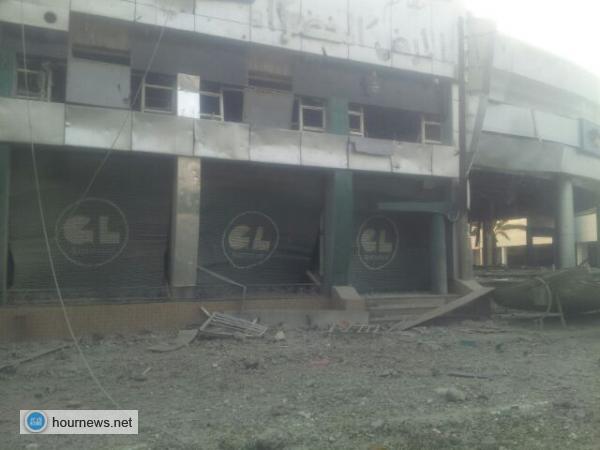 اخبار الساعة ينشر صورة العمارة التي استهدفها صاروخ للتحالف في شارع حدة أمام مطعم الخضراء