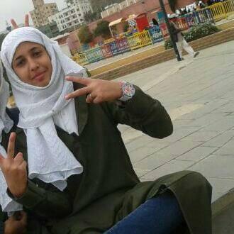 في محادثة واتساب تنبأت بوفاتها.. قصة الفتاة سناء البدوي شهيدة القصف منتصف ليلة السبت بشارع حده كما روتها صديقتها (صور)
