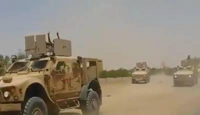 شاهد فيديو قوات كبيرة من الجيش الشرعي تنظم الى المقاومة في مأرب للمشاركة في القتال