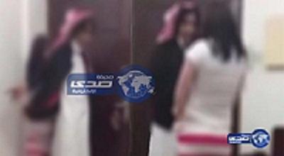 صحيفة سعودية: فيديو فاضح لشاب سعودي يداعب شقيقته بشكل فاضح يثير جدلاً اجتماعياً