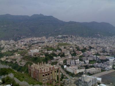 انفجار قنبلة بمفرق ميتم بمحافظة إب يسفر عن مقتل 2 وإصابة 4 آخرين
