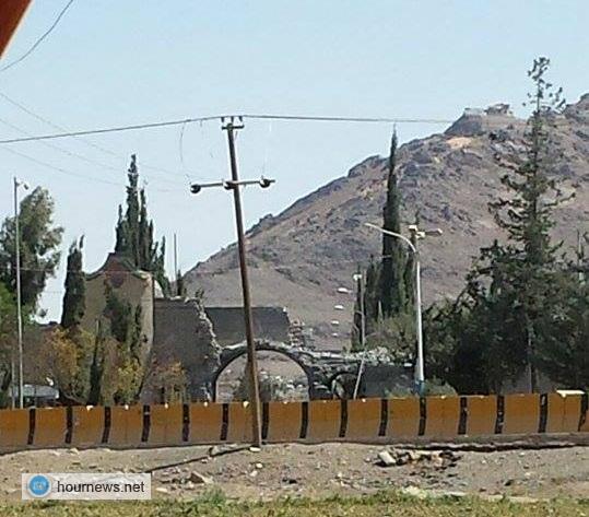 صورة لدار الرئاسة بعد قصفه ليلة أمس بعدة صواريخ