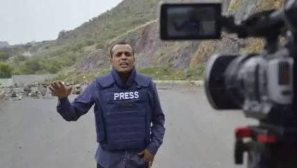التحالف تمطر ميناء المخاء ومنطقة ذباب بالصواريخ والقذائف.. ومراسل الجزيرة ينفي خبر سقوط المخا المدينة وباب المندب