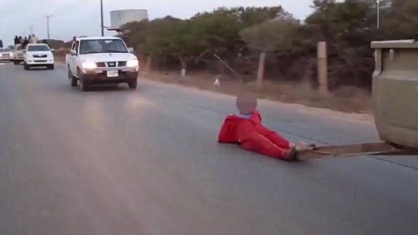 إرهابيو "الدولة الإسلامية" يبتكرون طريقة جديدة في إعدام ضحاياهم (صور)