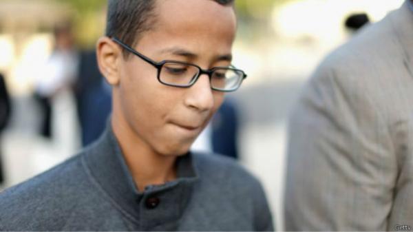 صبي الساعة، أحمد محمد، ينتقل للعيش في قطر بعد تلقيه منحة دراسية فيها