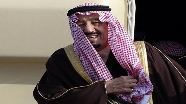 الملك سلمان للإعلاميين السعوديين: رحم الله من أهدى إلي عيوبي.. والتليفون مفتوح والأذن مفتوحة