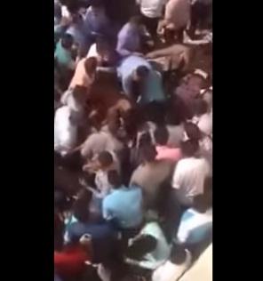 بالفيديو.. لحظة إلقاء طالبة بنفسها من الطابق الرابع بجامعة سوهاج بمصر .. والسبب؟؟