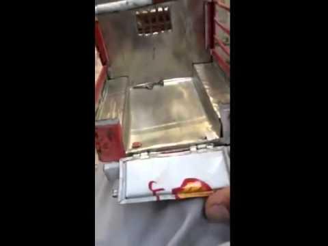 يمني في جدة يصنع سيارة "جيب" من علب الزيت (فيديو)