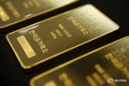 الذهب يقترب من أقل سعر في 6 سنوات بفعل مجلس الاحتياطي (سعره في اليمن)