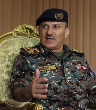 العميد يحيى محمد عبد الله صالح خلال مقابلة رويترز في صنعاء يوم الاربعاء - رويترز