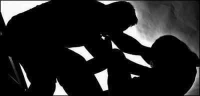 هدّدهم بسكين.. صاحب مقهى يعتدي بالفاحشة على 4 أطفال