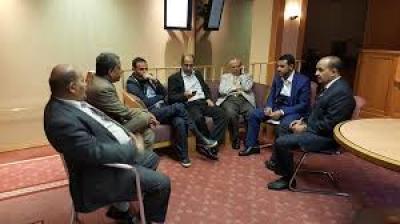 مغادرة وفد الحوثيين والمؤتمر المشارك في مفاوضات جنيف الى مسقط (الأسماء)