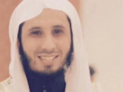 راقي سعودي: الجن يراسلني على الجوال.. ومواقع التواصل تشتعل حوله! (صور)