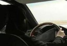 على غرار الأفلام الأمريكية: فتاة تهرب بسيارة شاب بعد ضبطهما في خلوة في الرياض وأوقفتها بمواقف مركز تجاري شهير واختفت وسط المتسوقين