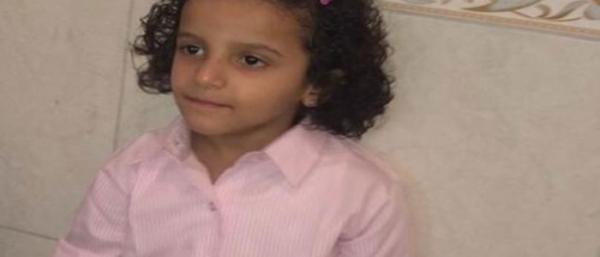 خادمة تحشو “ساندويتش” لطفلة مبيداً حشرياً ..شاهد ماذا فعلت مُعلمة الطفلة السعودية