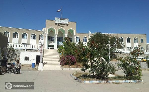 خمسة الف جريح استقبلهم مستشفى الثورة بتعز رغم عجز الميزانية وتدفق مرضي الغسيل الكلوي