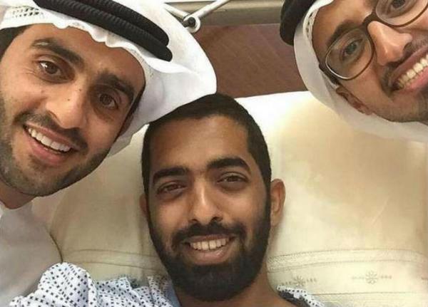 بالصور: ابن حاكم راس الخيمة احمد بن سعود القاسمي يعود من اليمن مقطوع الرجلين