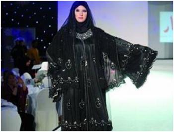 امرأة عربية تشترى أغلى عباءة فى العالم بمــليون و200 ألف درهم من دبى