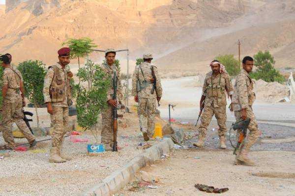 جنود يمنيون يتغلبون على كمين لعناصر القاعدة بحضرموت