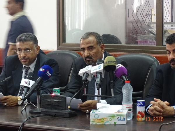 ماذا قال المحافظ الزبيدي في اول اجتماع له بالمسئولين الحكوميين بعدن ؟