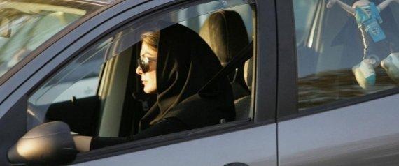 سعودية تكشف عن احصائية لحالات الإصابة بـ الإيدز بين السعوديات في المملكة (مقابلة)