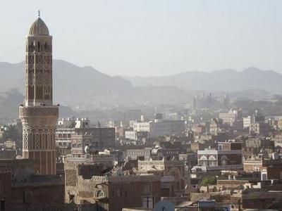 الحوثييون يحتلون مسجد الصديق، ومشغل تعليم الخياطة في الحي السياسي بصنعاء
