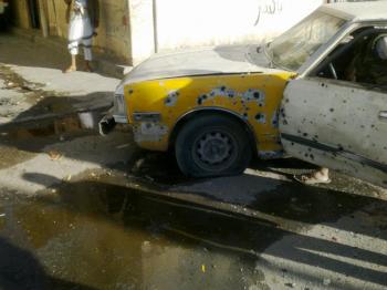 صور اثار دماء الضحايا والقصف الذين سقطوا يوم امس السبت 15-10-2011 ، إثر القصف العشوائي من أتباع الأحمر بقذائف الهاون صور اثار دماء الضحايا والقصف الذين سقطوا يوم امس السبت 15-10-2011 ، إثر القصف العشوائي من أتباع الأحمر بقذائف الهاون