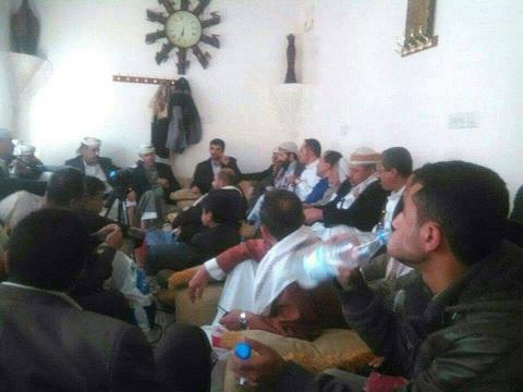 القائد الميداني للحوثيين «أبو على الحاكم» يظهر في إب (صور )
