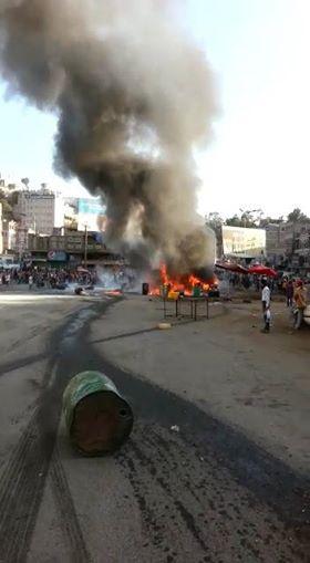 إب: حريق برميل بترول يسفر عن إحراق اثنين باصات