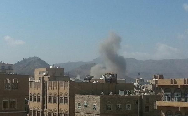 عاجل: انفجار عنيف يهز وسط صنعاء قبل قليل، واخبار الساعة يكشف المكان المستهدف (صورة)