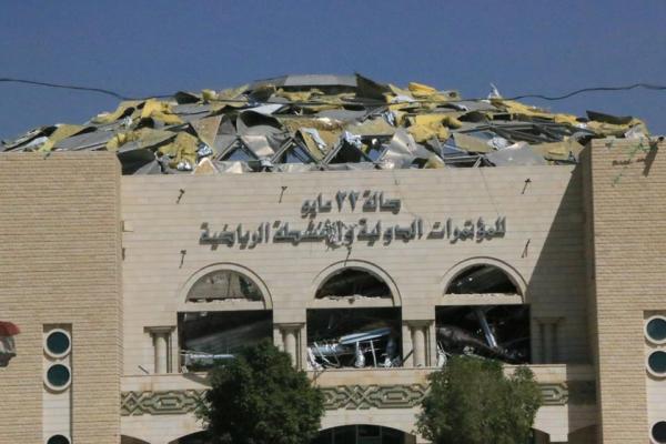 صور واضحة من الداخل والخارج، كيف تحولت صالة 22 مايو (اكبر صالة بصنعاء) إلى ركام