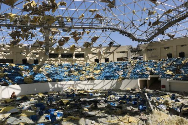 صور واضحة من الداخل والخارج، كيف تحولت صالة 22 مايو (اكبر صالة بصنعاء) إلى ركام صور واضحة من الداخل والخارج، كيف تحولت صالة 22 مايو (اكبر صالة بصنعاء) إلى ركام