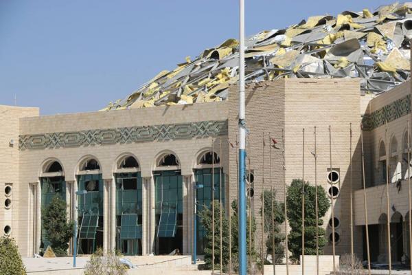 صور واضحة من الداخل والخارج، كيف تحولت صالة 22 مايو (اكبر صالة بصنعاء) إلى ركام صور واضحة من الداخل والخارج، كيف تحولت صالة 22 مايو (اكبر صالة بصنعاء) إلى ركام