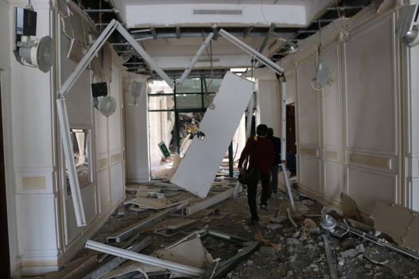 صور واضحة من الداخل والخارج، كيف تحولت صالة 22 مايو (اكبر صالة بصنعاء) إلى ركام صور واضحة من الداخل والخارج، كيف تحولت صالة 22 مايو (اكبر صالة بصنعاء) إلى ركام