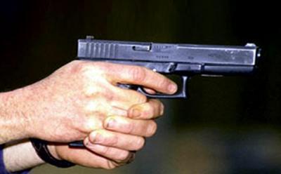 عدن: مسلحون يقتلون شخصاً في شارع التسعين بالمنصورة