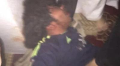 شاهد: كيف تم نزع الحزام الناسف من الإرهابي بمسجد الأحساء (فيديو)