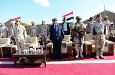 مصدر :  قيادة التحالف والحكومة الشرعية تدرسان تغييرات واسعة النطاق تشمل قيادات رفيعة