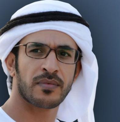 كاتب إماراتي يتشفى في عائض القرني بعد إصابته: عقاب من الله.. هذا أسعد يوم!