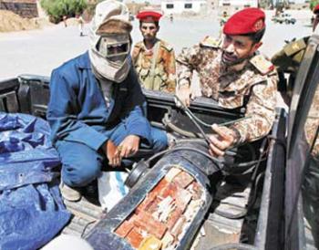 فضح الصورة: هل حقا تم ابطال المتفجرات التي استهدفت قائد الفرقة اولى مدرع؟
