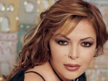 مصر تمنع "فلة" الجزائرية من دخول اراضيها بسبب قضية دعارة