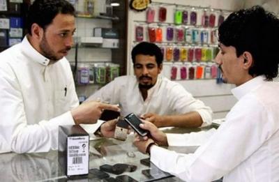 قرار سعودي يهدد 30 ألف عامل يمني بخسارة أعمالهم