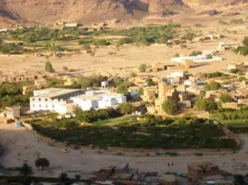 مناع يجتمع بمشايخ صعدة للبحث عن مخرج ينهي الصراع بين السلفيين والحوثيين، وتكليف لجنة باستقبال قافلة الإغاثة الغذائية لدماج و الاتفاق على تنفيذ اتفاق الصلح السابق