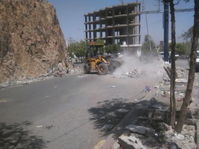 تعز:صندوق النظافة يباشر اعماله غربي المدينة