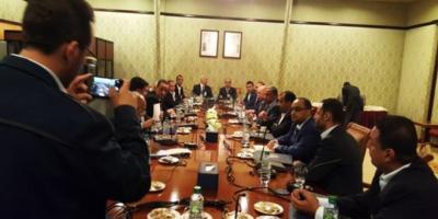 خلافات في مفاوضات الكويت بين الاطراف اليمنية على هذه النقطة وتأجيل المشاورات ليوم غد (تفاصيل)