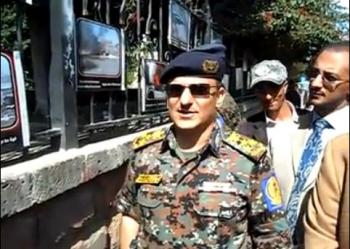 فيديو: العميد يحيى محمد عبدالله صالح يقول للمعتصمين ارفعوا مخلفاتكم وارحلوا من شوارعنا
