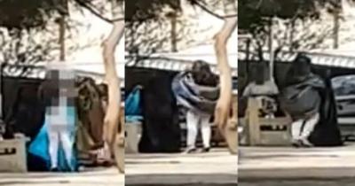 فيديو: عارضة أزياء تبدل ملابسها في حديقة عامة بالكويت