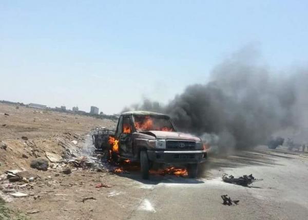 تفاصيل عملية تفجير سيارة مفخخة استهدفت موكب مسئولين في الحكومة بعدن