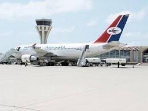 مطار عدن يستقبل اول طائرة مدنية عقب توقفه