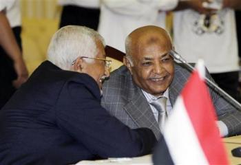 رئيس الوزراء باسندوة يحذر من أنه سيعيد النظر في التزامه بالمبادرة الخليجية اذا لم يتوقف القتل في تعز، وتشكيل الحكومة يوم غد