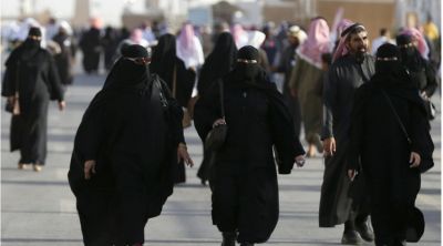 سعودية تكتشف سائقها بوضع مسيء لها وترفع عليه قضية.. والمحكمة تنصفها بهذه الاحكام!!